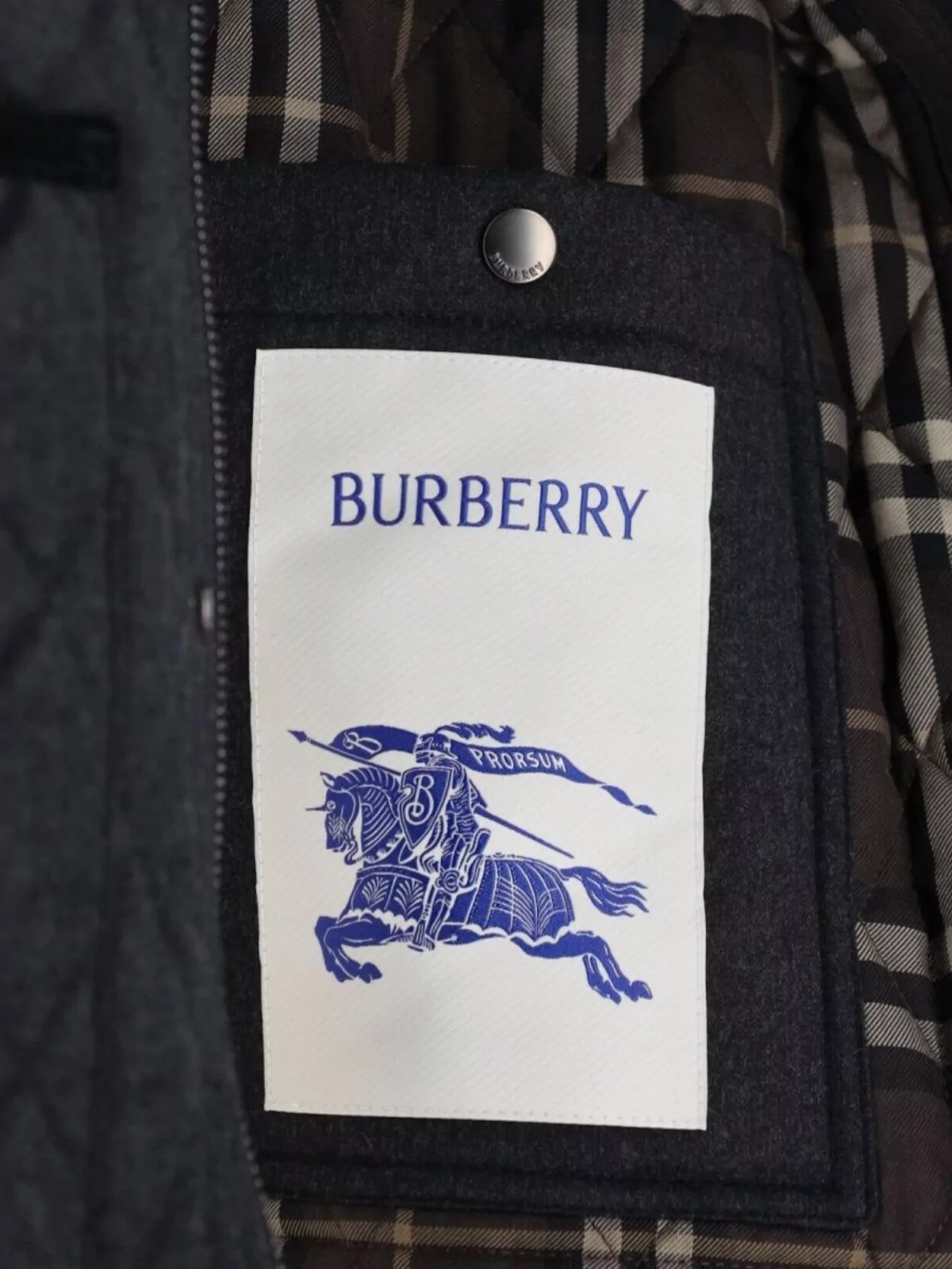 Burberry Quilted Jacket Front Pockets