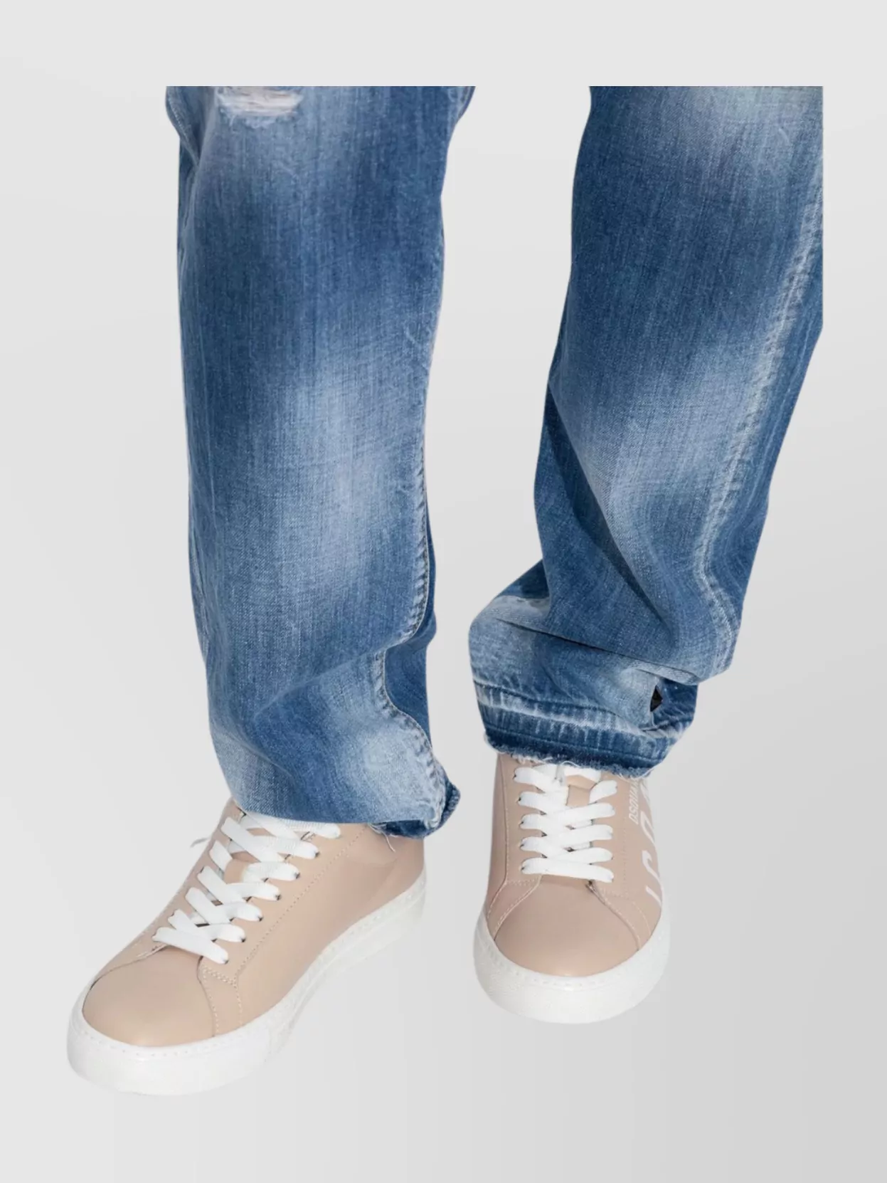 Dsquared2 Low-top Round Toe Rubber Sole Sneakers In Neutral