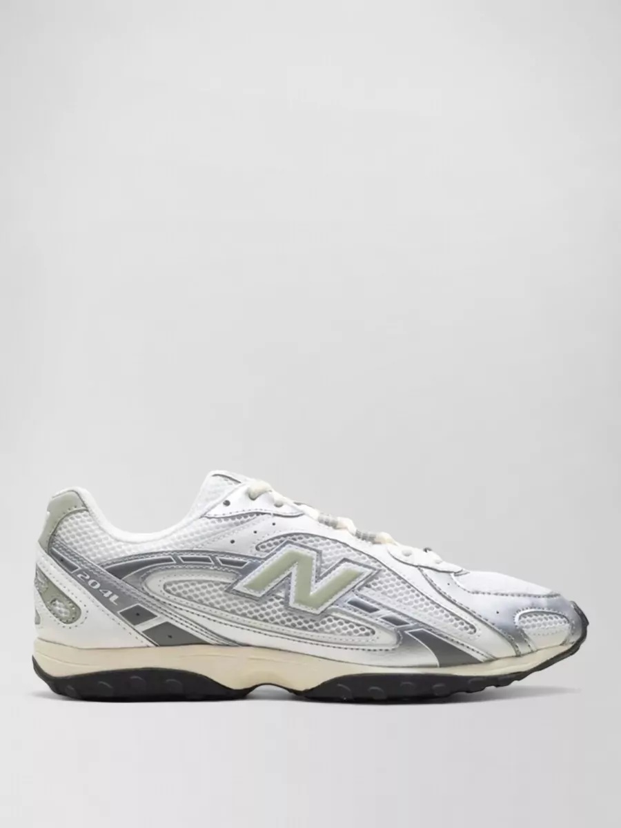 New Balance low-top sneakers