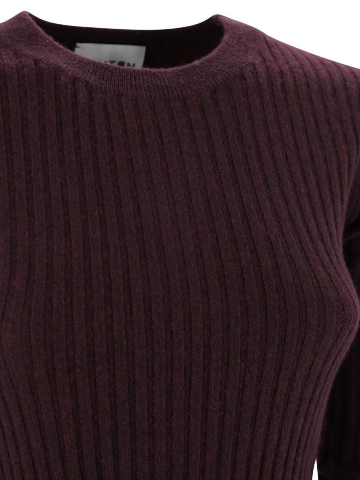Kujten Vertical Ribbed Cashmere Crew Neck Sweater