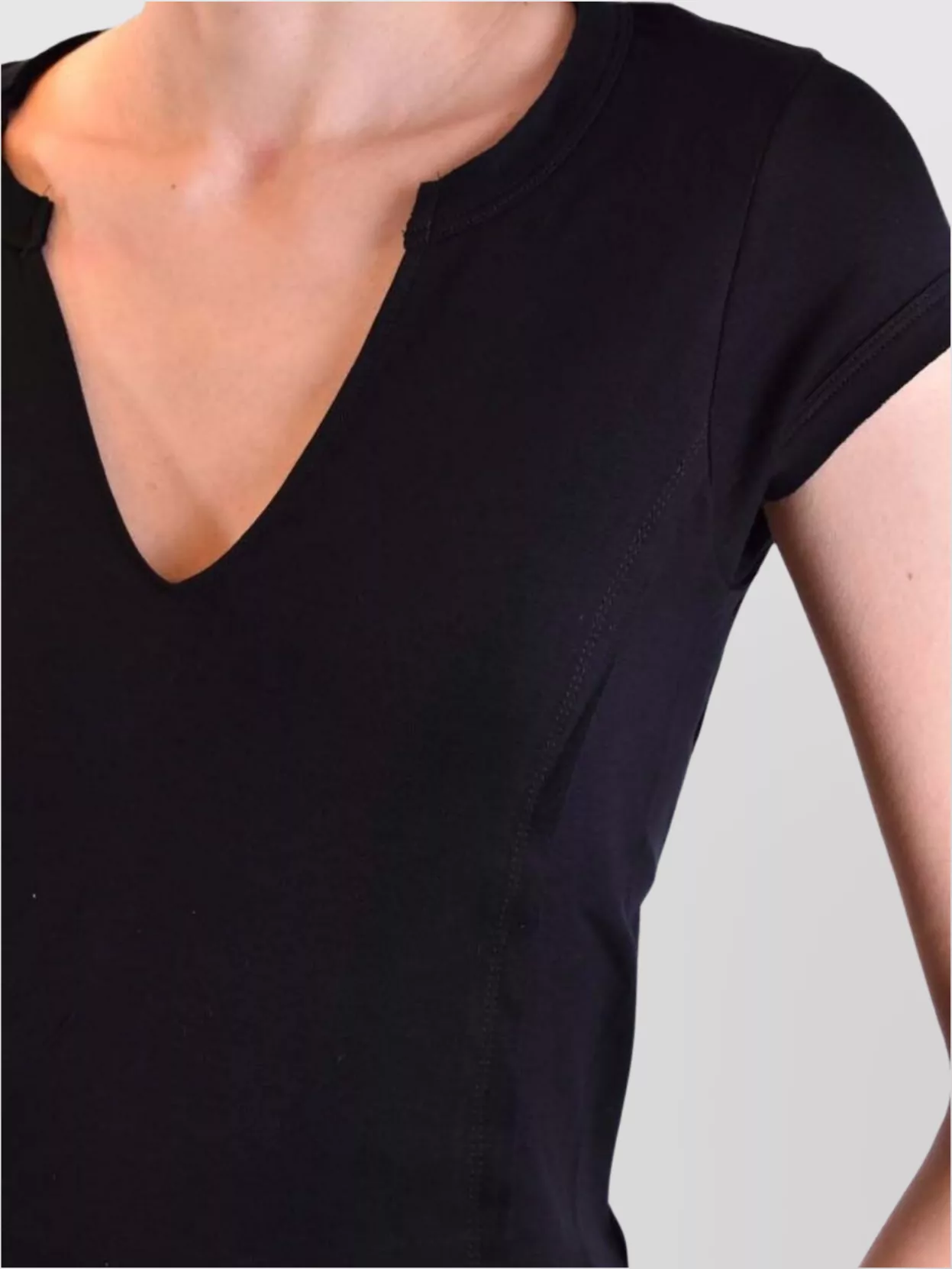 Dondup Short Sleeves V-Neck Fitted Soft Fabric