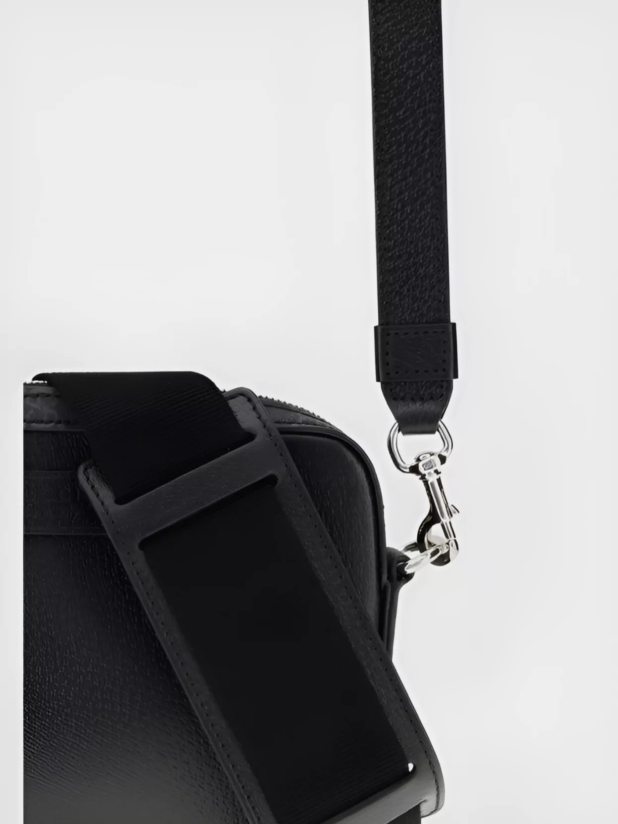 Gucci Supreme Fabric Shoulder Bag