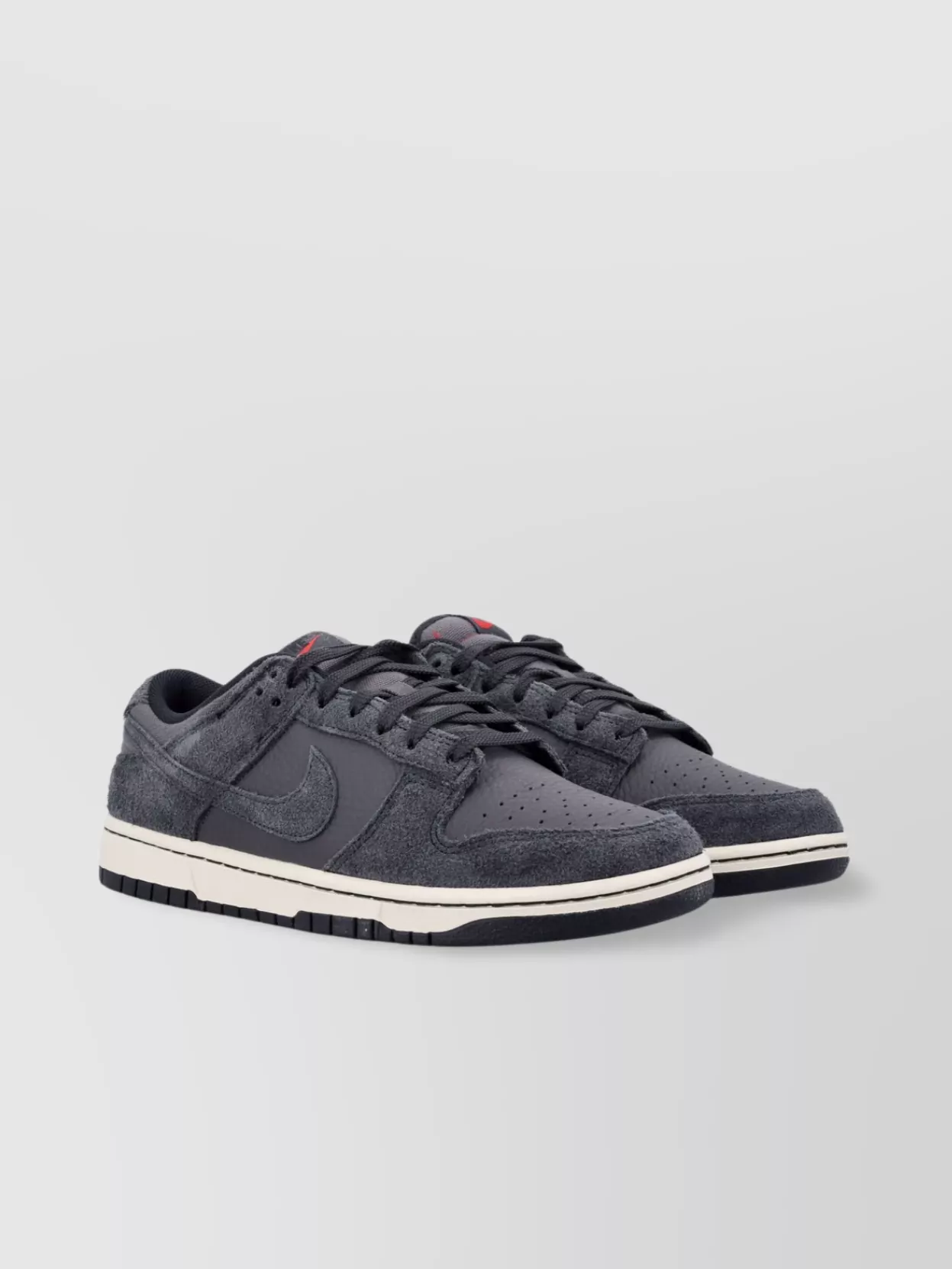 Nike Low Retro Prm Sneakers