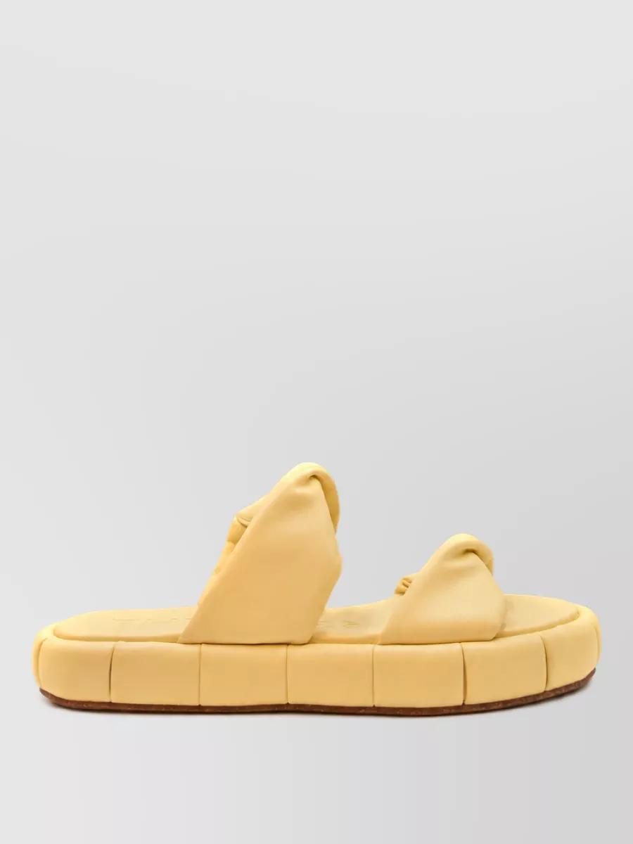 Themoiré Flat Sole Open Toe Sandals Textured
