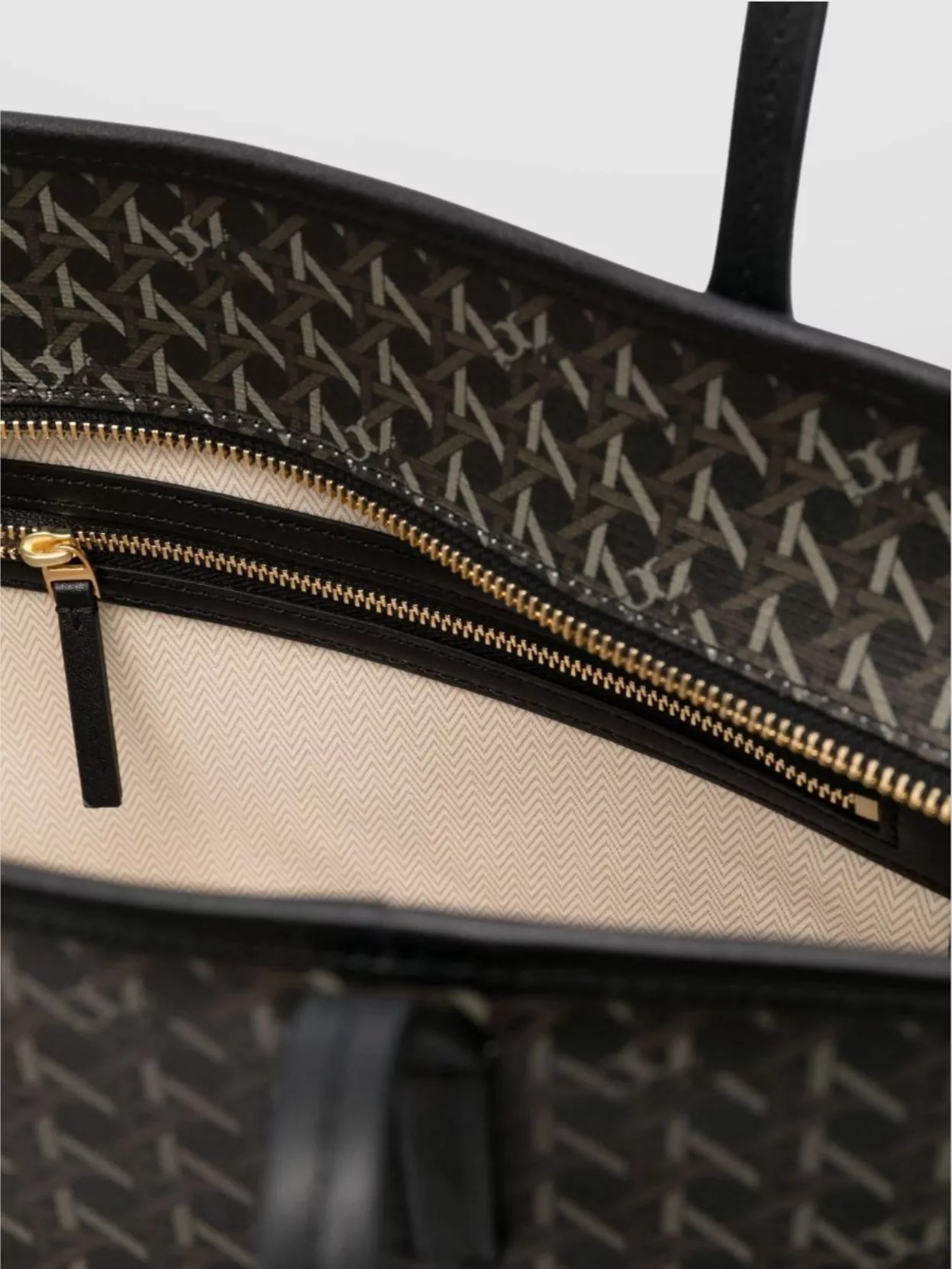 Tory Burch Zippered Shopper In Leather Finish