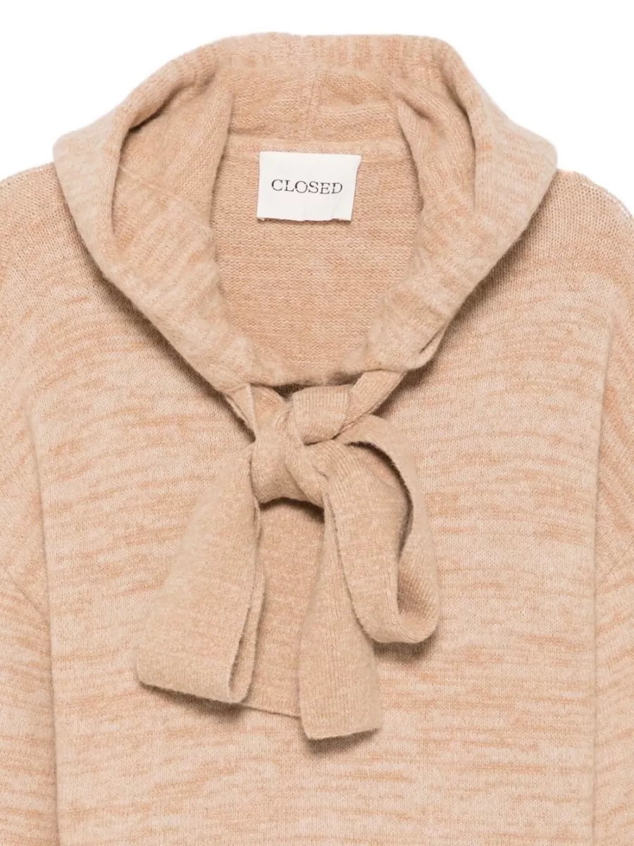 Closed Ribbed Hooded Knitted Jumper
