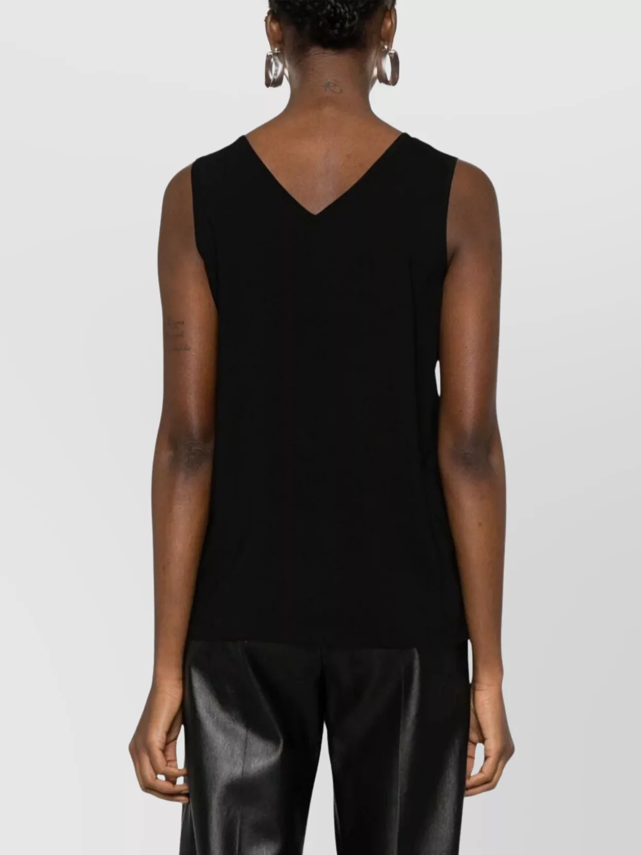Fabiana Filippi Stylish Sleeveless V-Neck Top