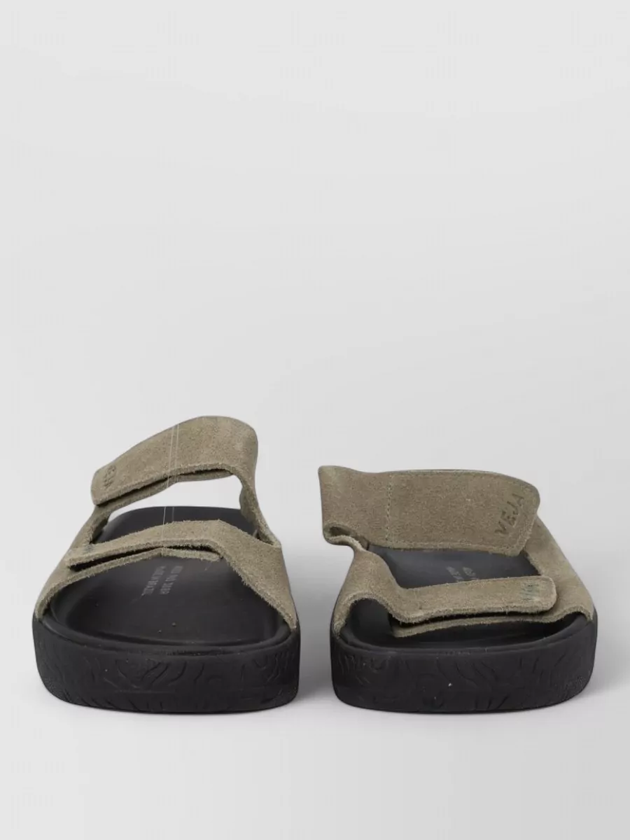 Veja leather slides