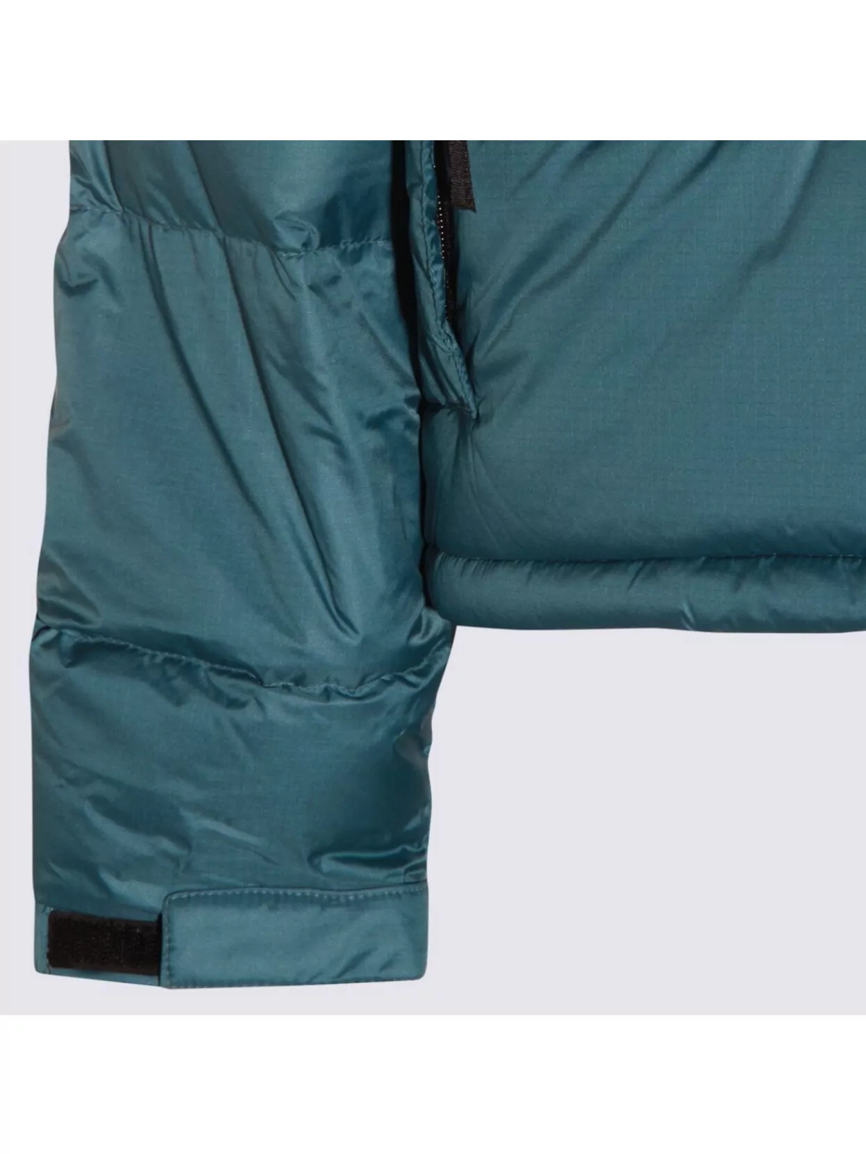 The North Face Insulated Jackets With High Collar And Long Sleeves In Green