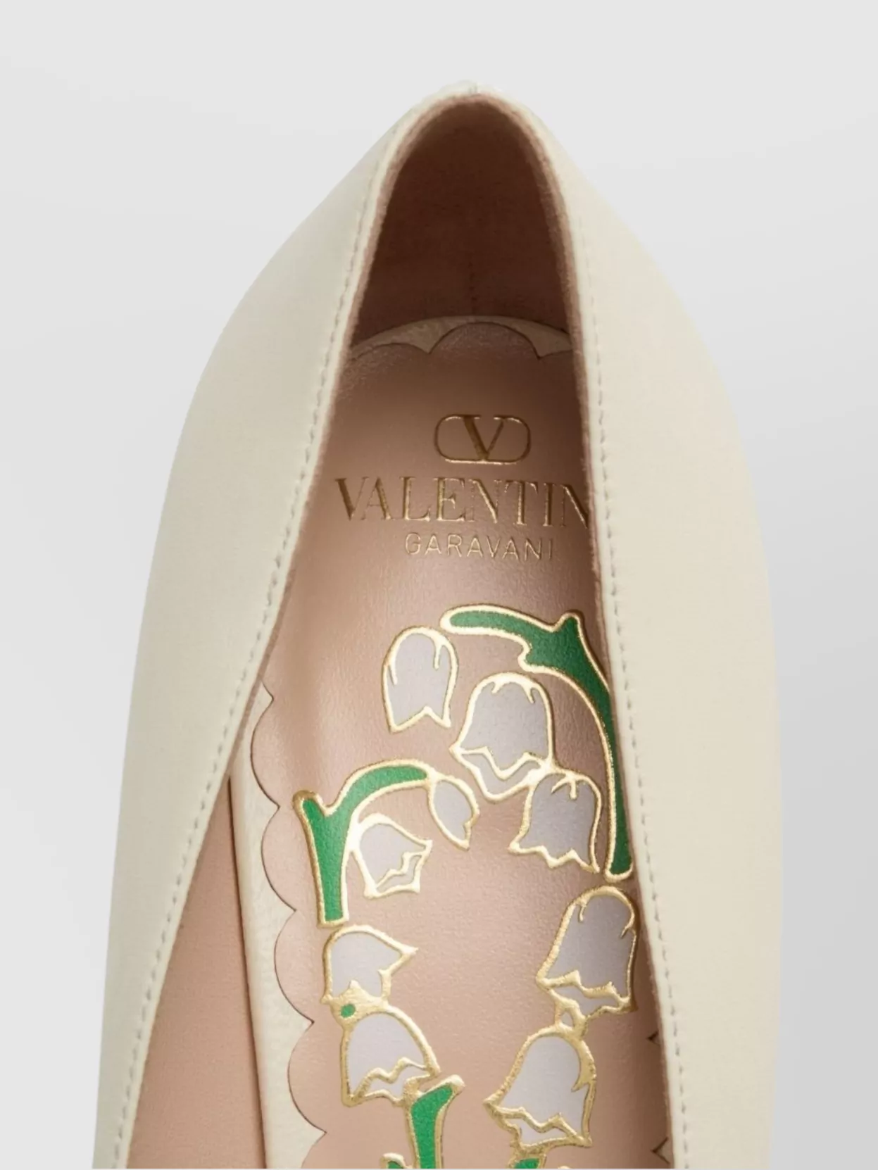 Valentino Garavani Leather Pumps With Oversized Bow Detail