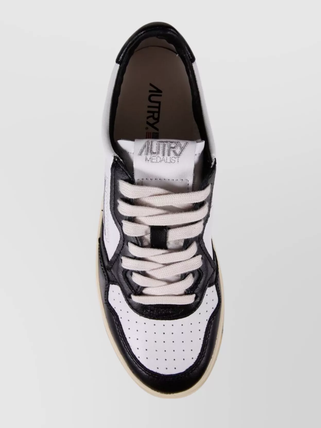Autry Low Sneaker Contrast Panels