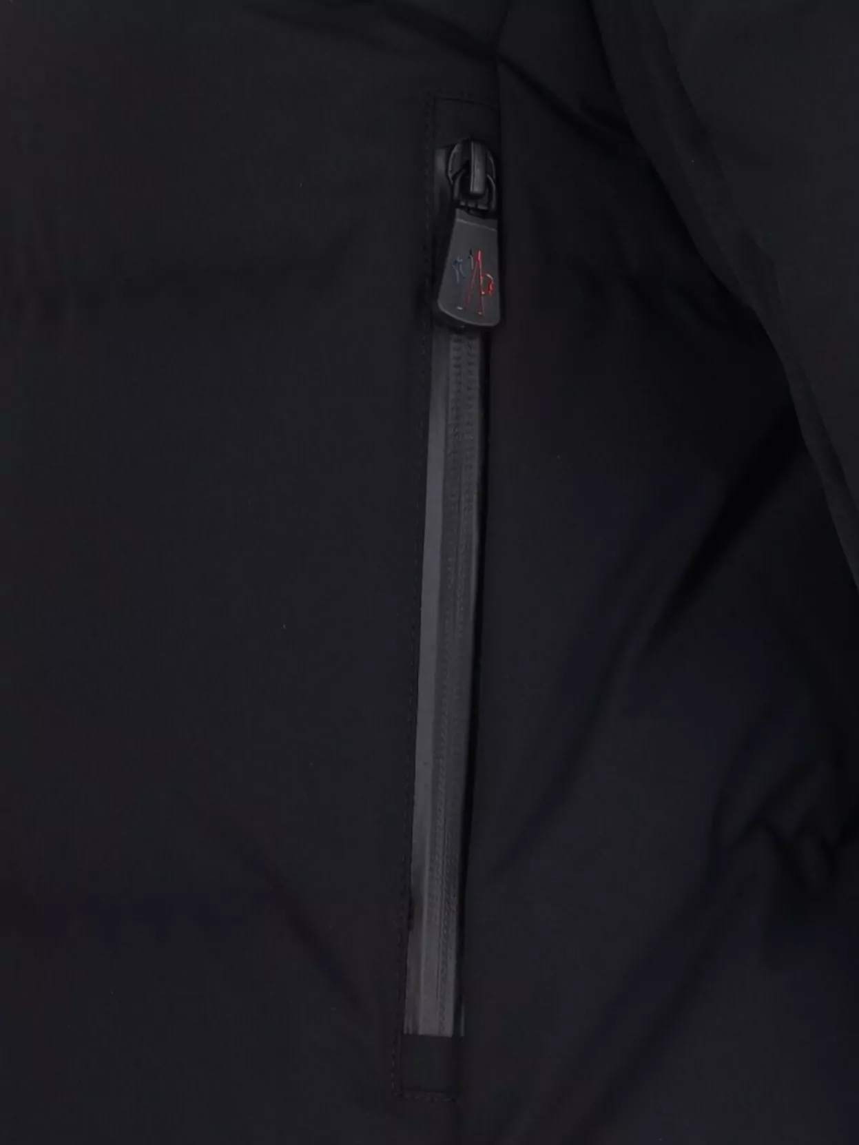 Moncler Grenoble Block Design High Collar Long Sleeves