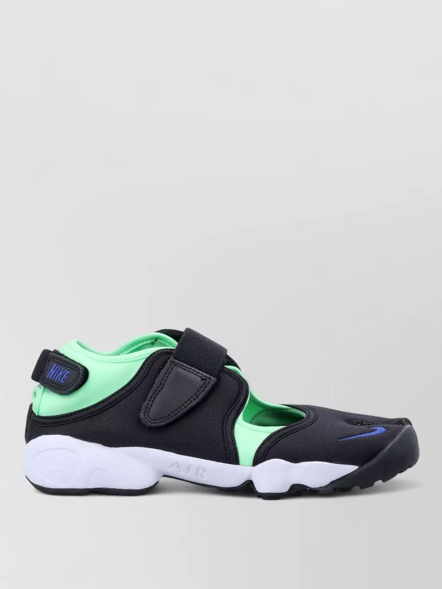 Nike textile split-toe sandals