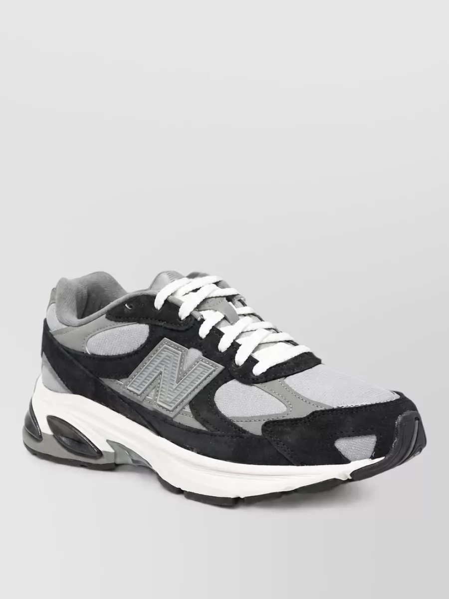 New Balance mesh panel low-top sneakers