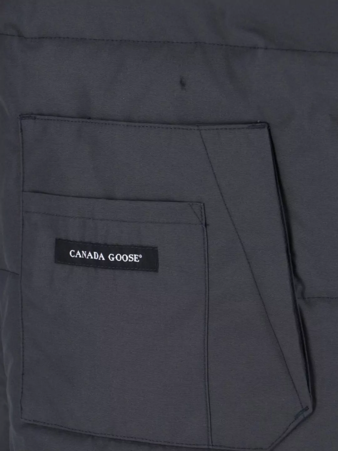 Canada Goose Stylish Jacket With High Collar And Pockets