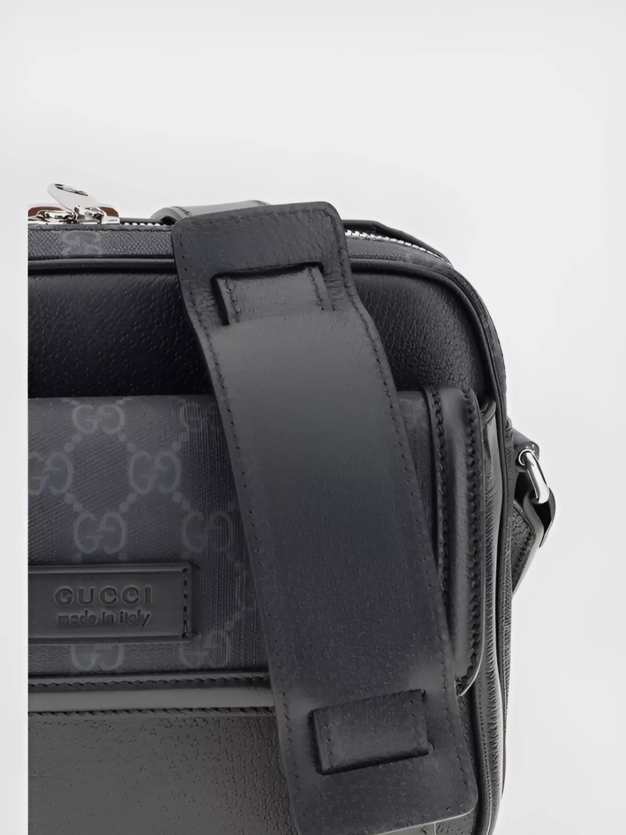 Gucci Supreme Fabric Shoulder Bag With Flap Pocket