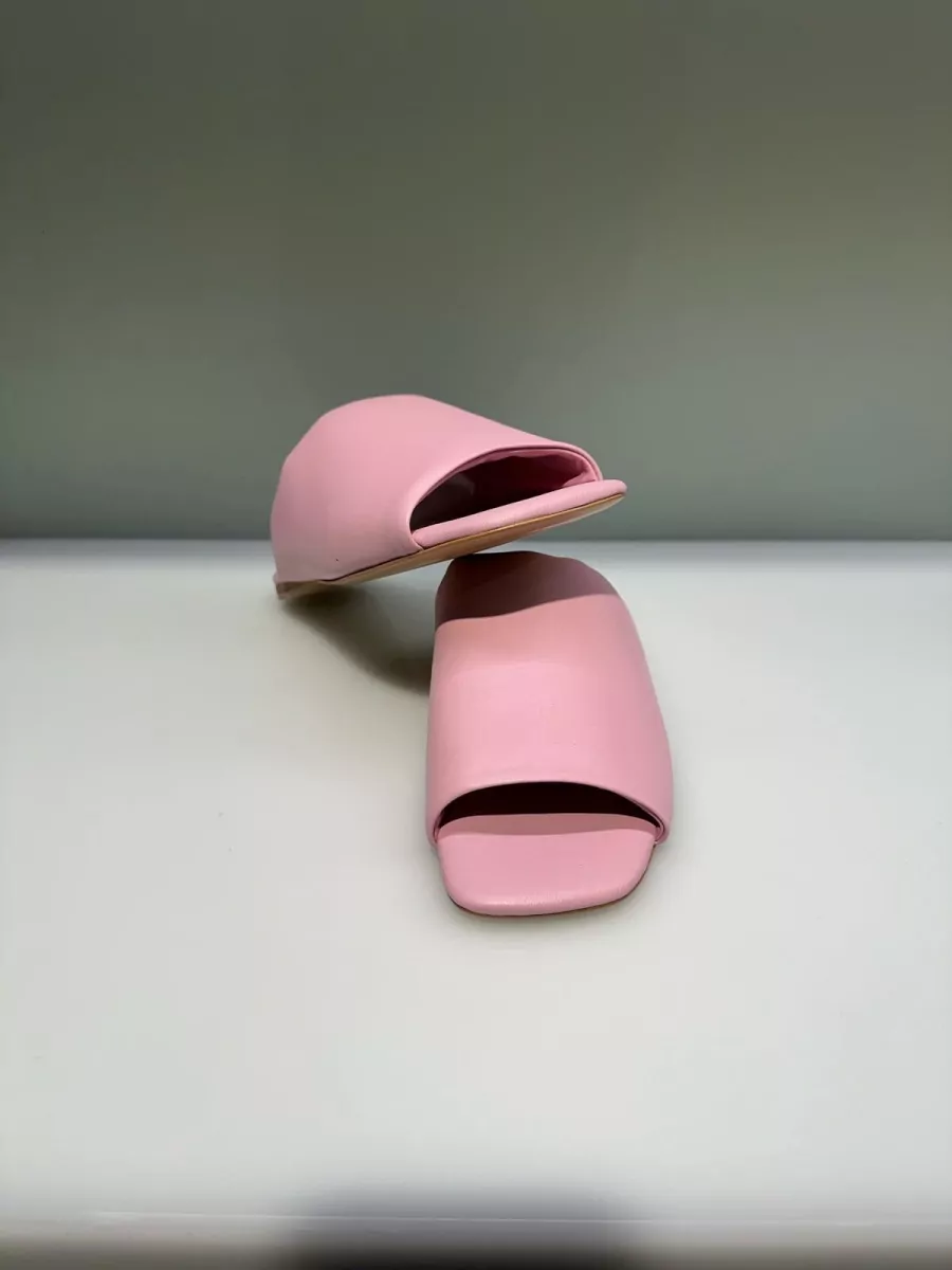 La Rose Leather Mules