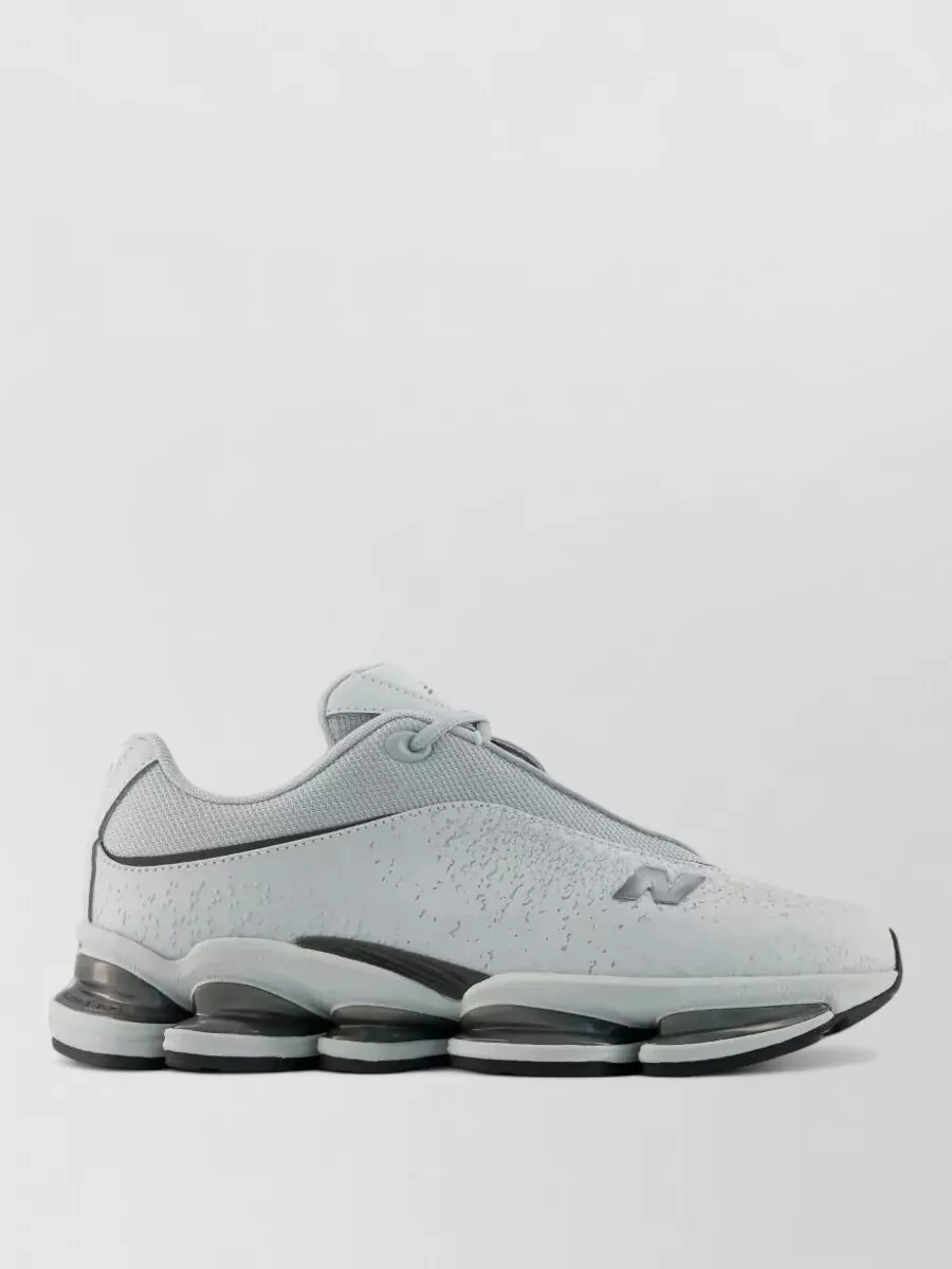 New Balance low-top sneakers