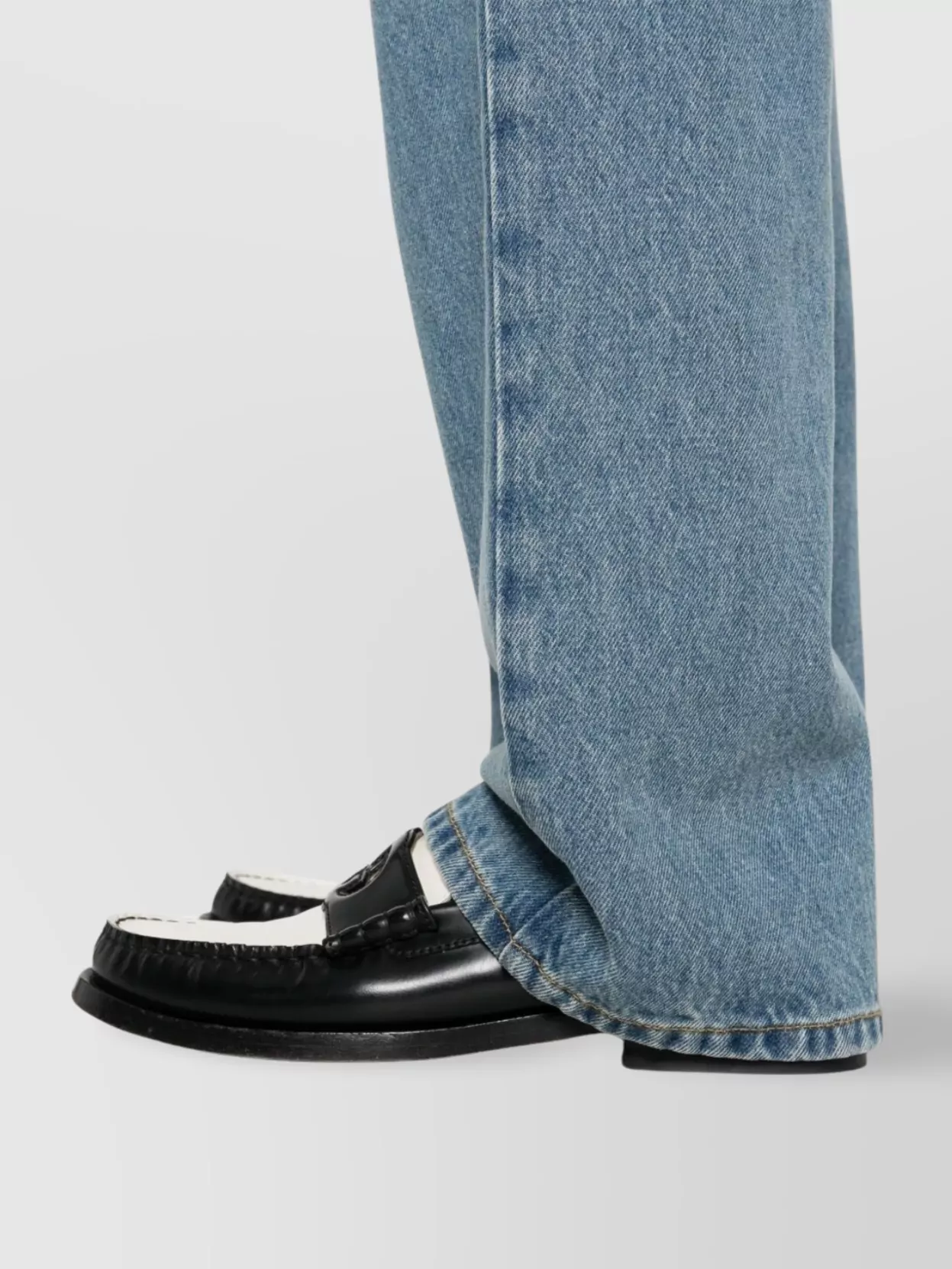 デニム・ジーパン GUCCI WIDE LEG DENIM COTTON JEANS Gucci Wide-leg denim cotton jeans | The Fashion Square