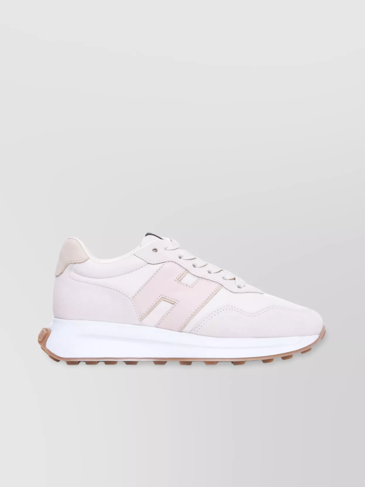 Hogan Low Top Sneakers Contrasting Sole