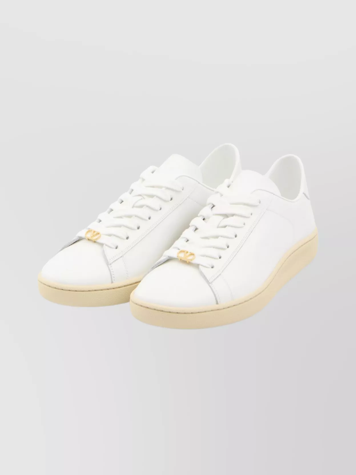 Valentino Garavani Round Toe Low-Top Leather Sneakers
