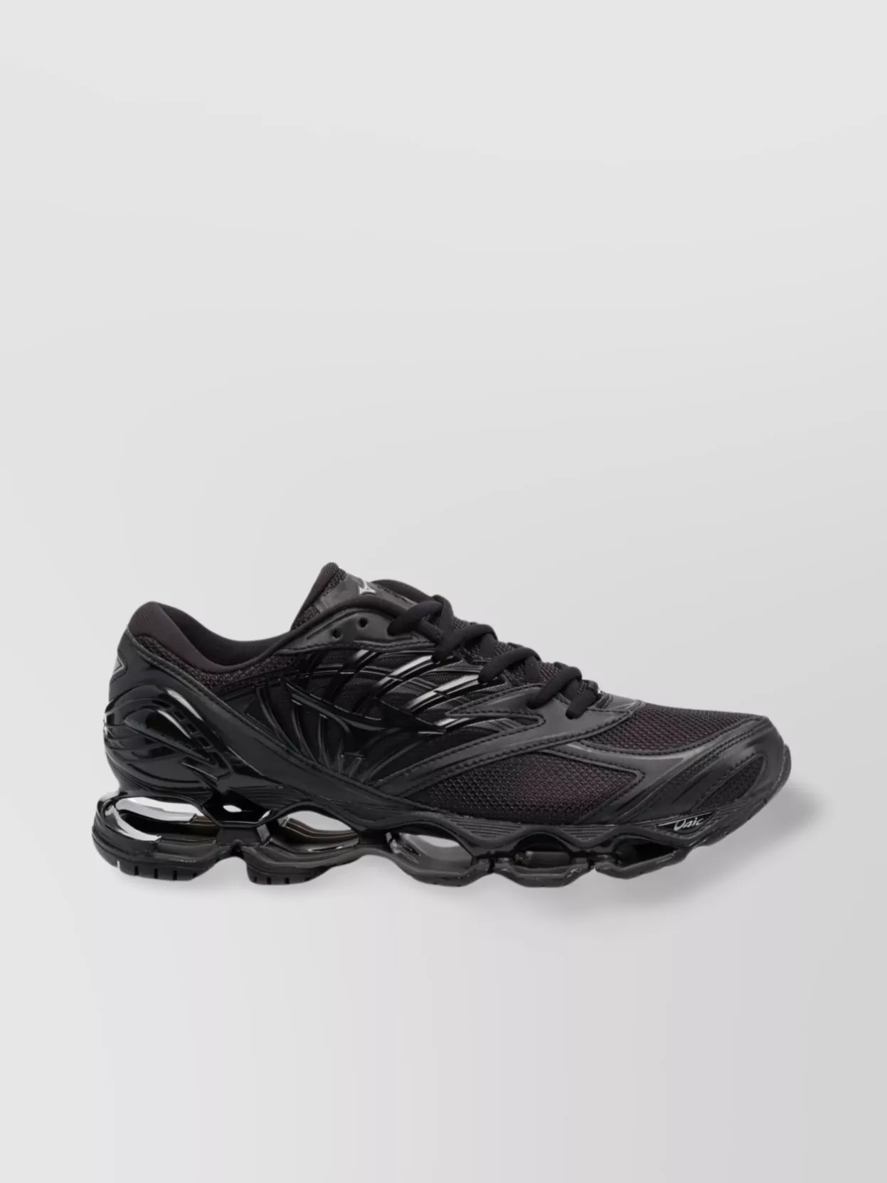 Mizuno Mesh Panelled Low Top Sneakers