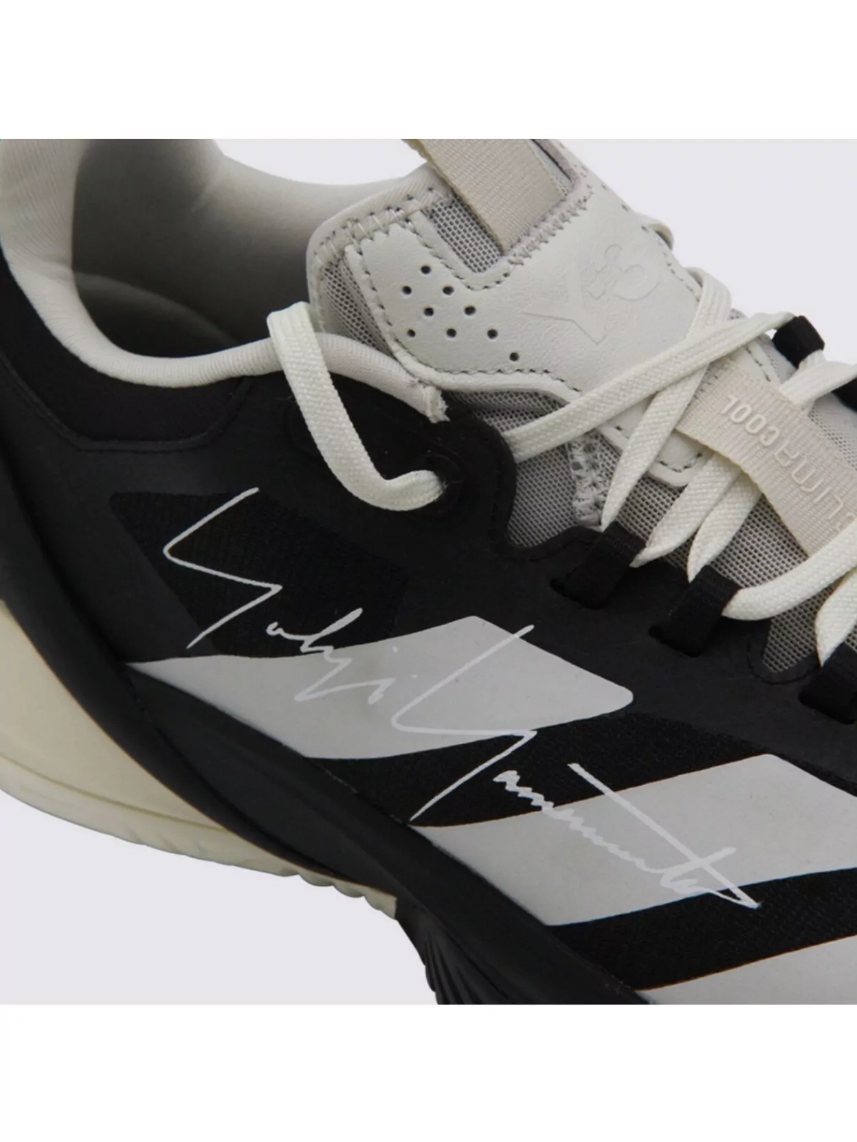 Y-3 Contemporary Low Top Sneakers With Contrast Sole