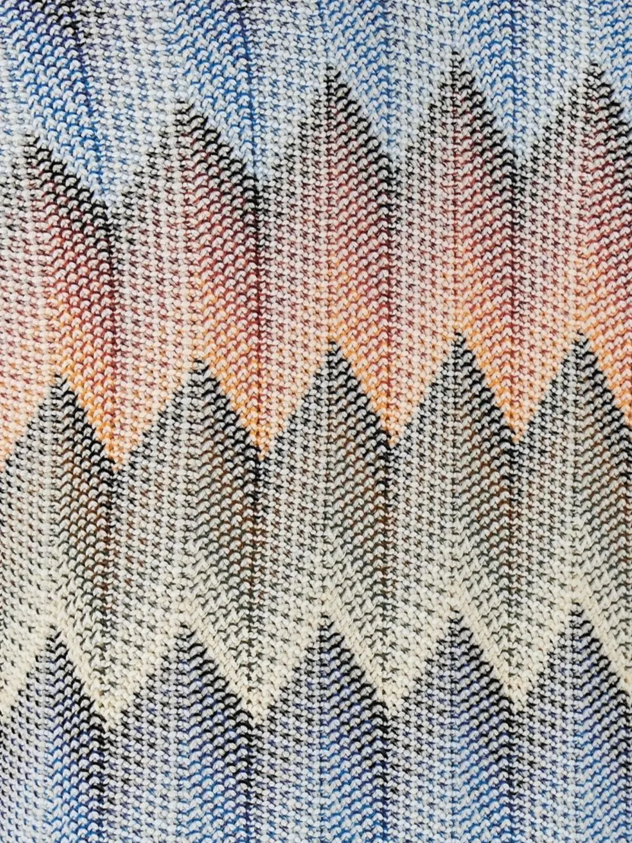 Missoni Zigzag Pattern Sleeveless V-Neck Vest