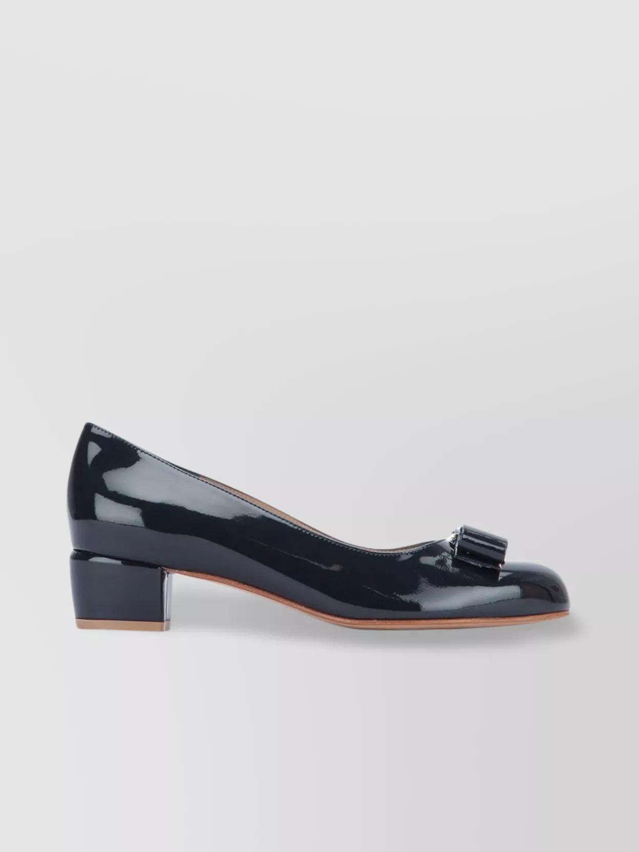 Ferragamo Bow Block Heel Patent Round Toe In Blue