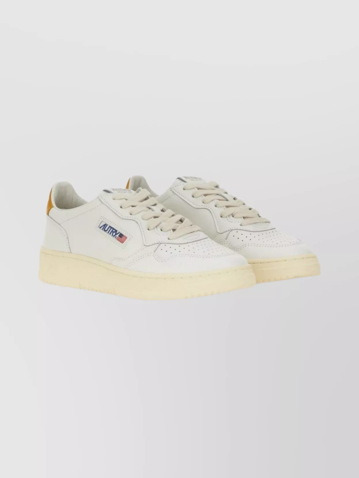 Autry Low Top Sneakers With Contrast Heel Tab