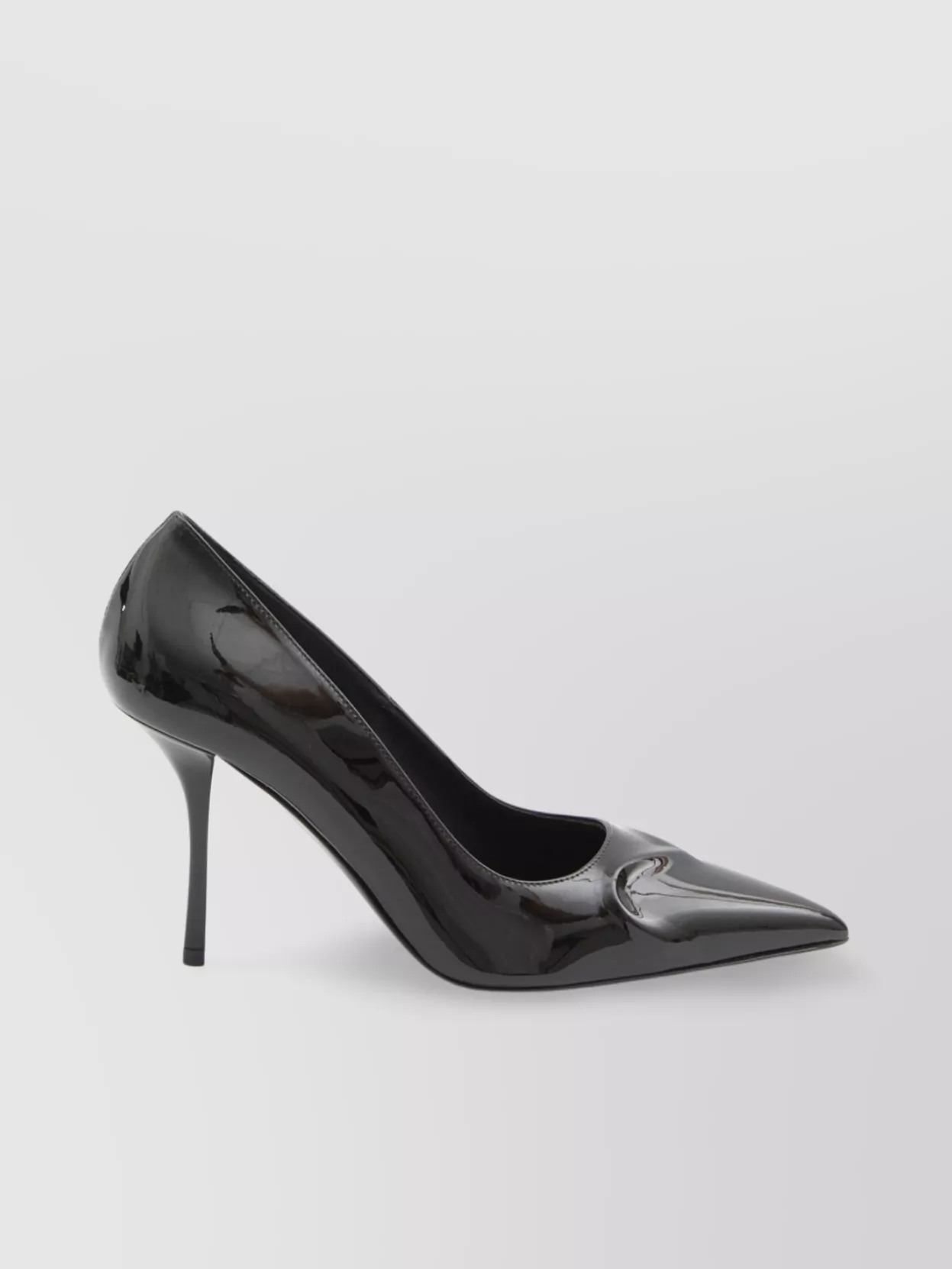 Alaïa Patent Leather Heart Cut Pumps In Black