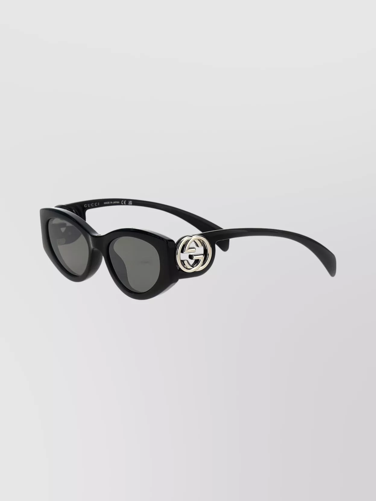 Gucci Stylish Cat Eye Sunglasses With Dark Lenses