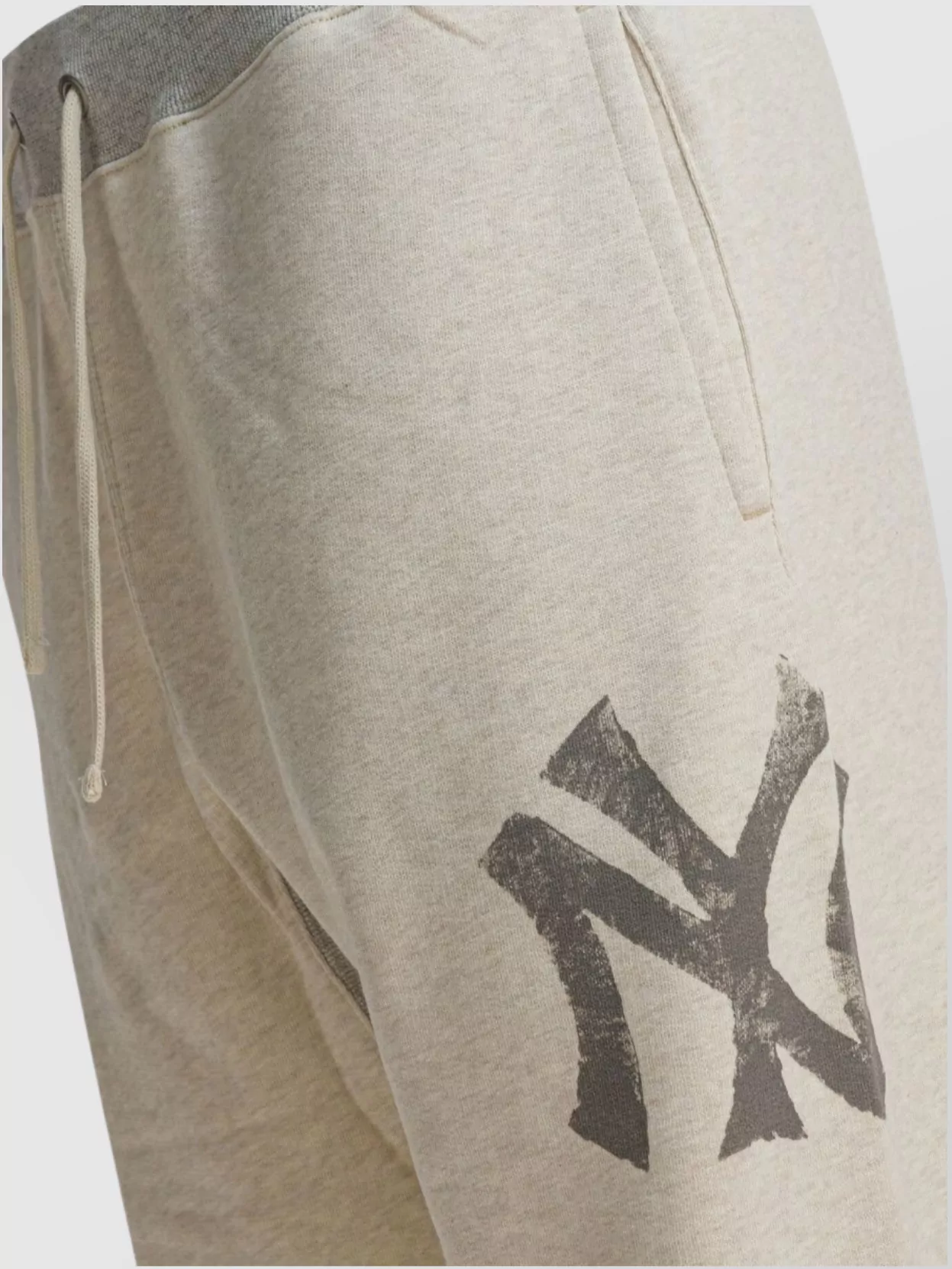 Polo Ralph Lauren Comfortable Trousers Featuring Practical Pockets