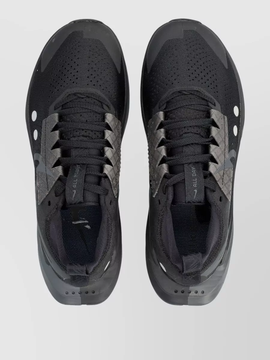 Nike Zegama 2 Low-Top Sneakers