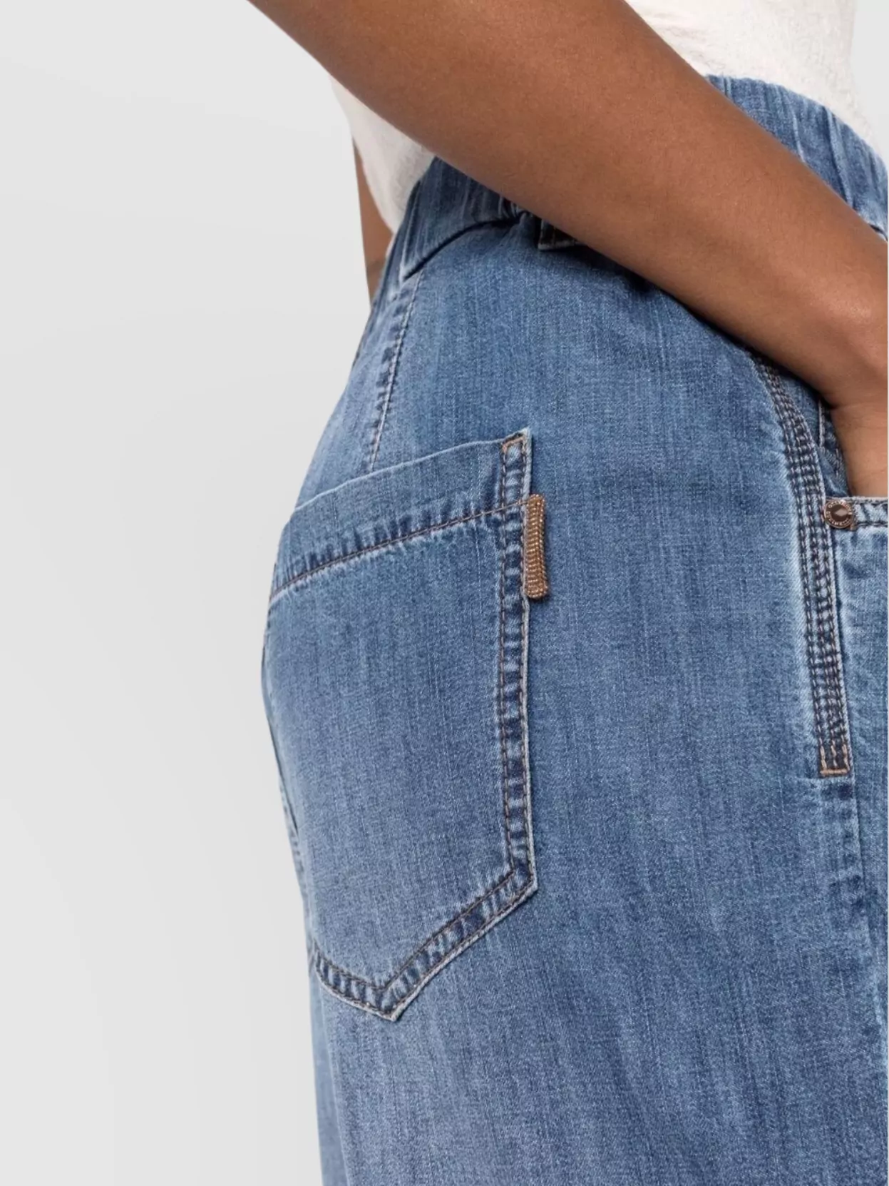 Brunello Cucinelli Denim High-Rise Tapered Cropped Jeans