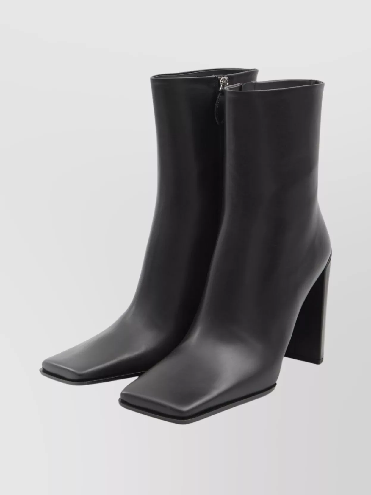 Alaïa Ankle Boots With Square Toe Design