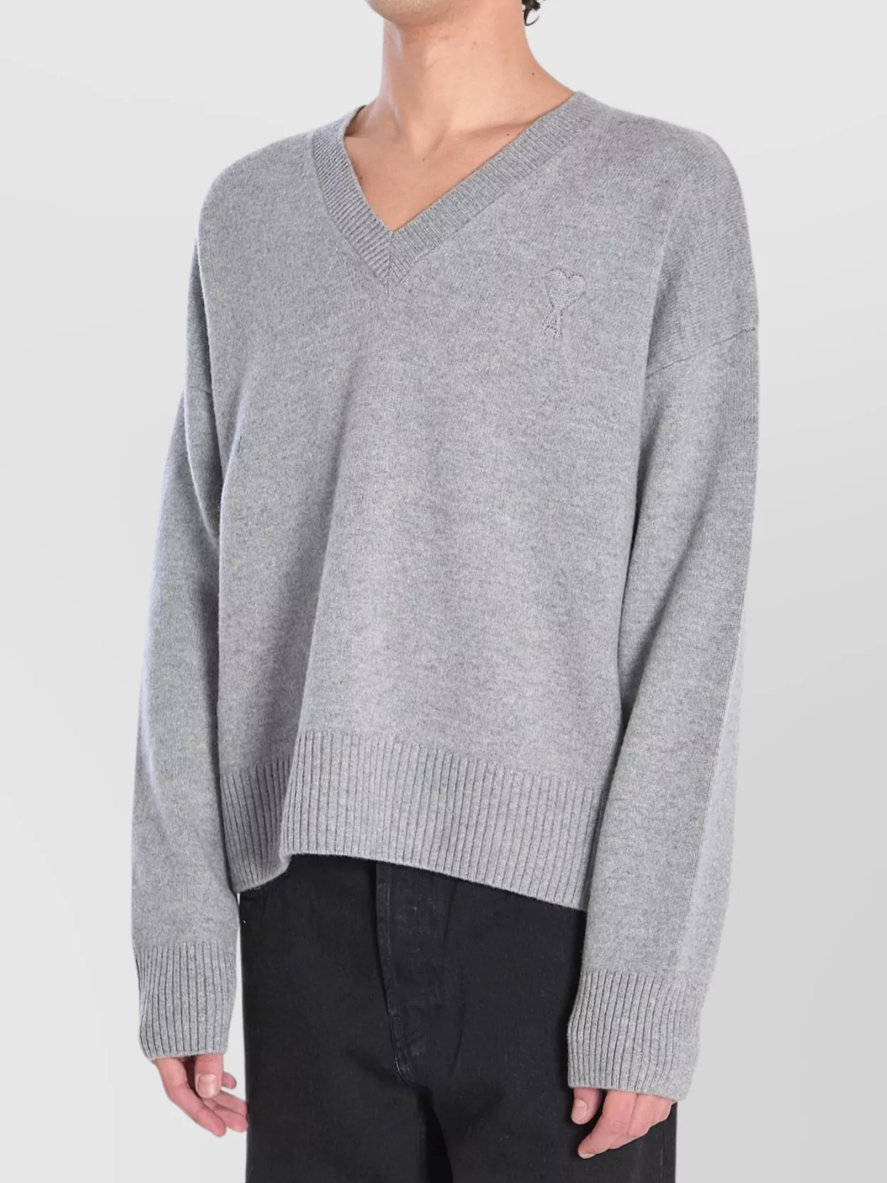 Ami Alexandre Mattiussi Ami V-neck Ribbed Sweater With Embroidered Logo In Gray