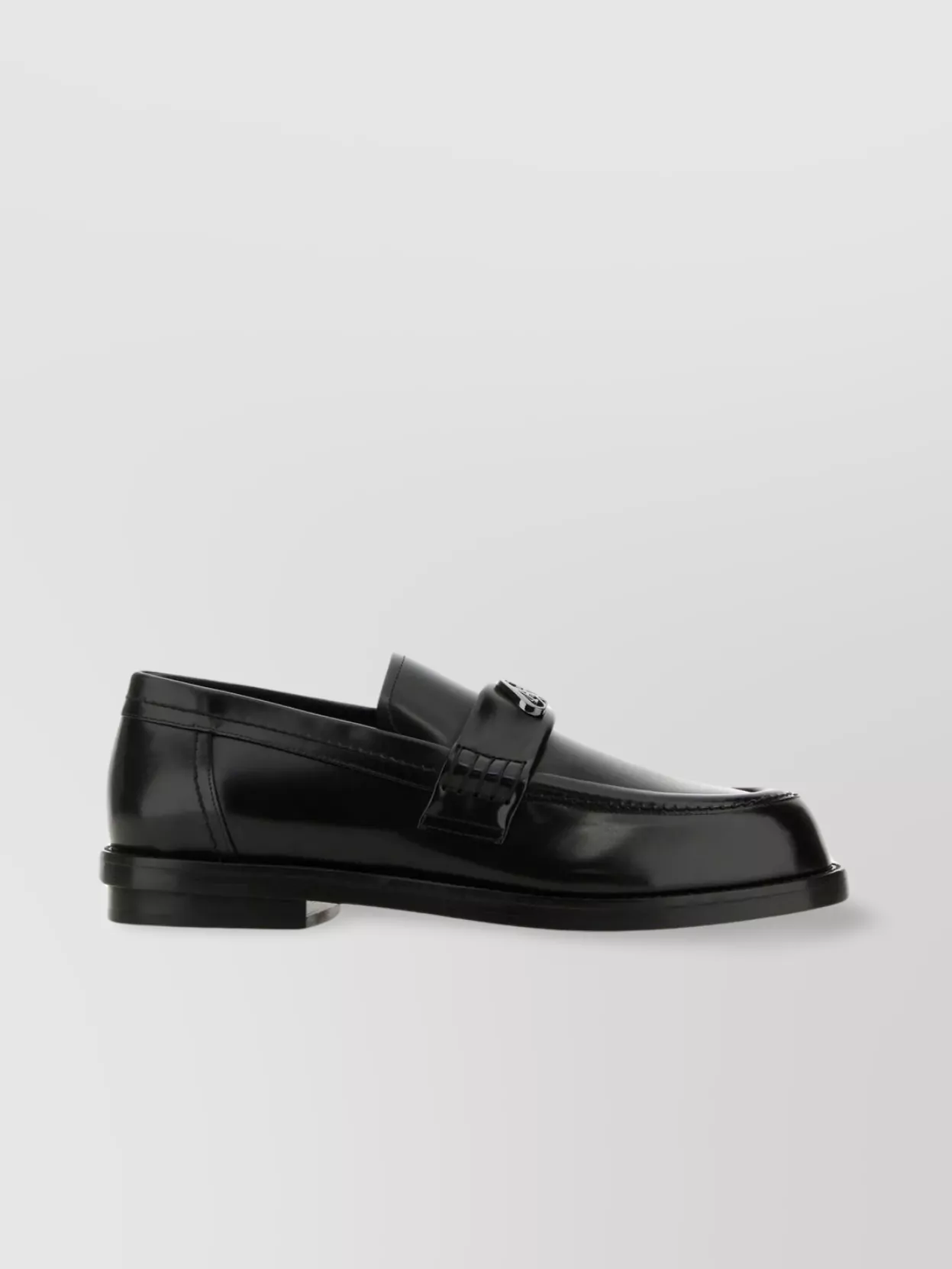 Shop Alexander Mcqueen Classic Round Toe Leather Loafers With Stacked Heel In Black