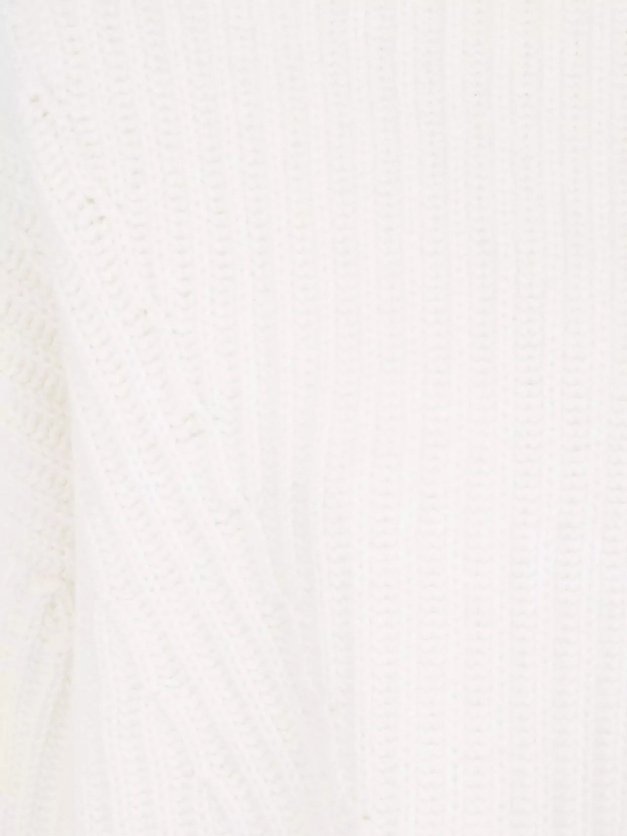 Kujten Cropped Turtleneck Sweater Long Sleeves