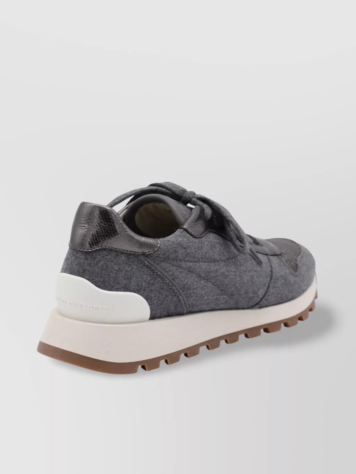 Brunello Cucinelli Low Top Sneakers With Contrast Sole And Textured Panels In Gray
