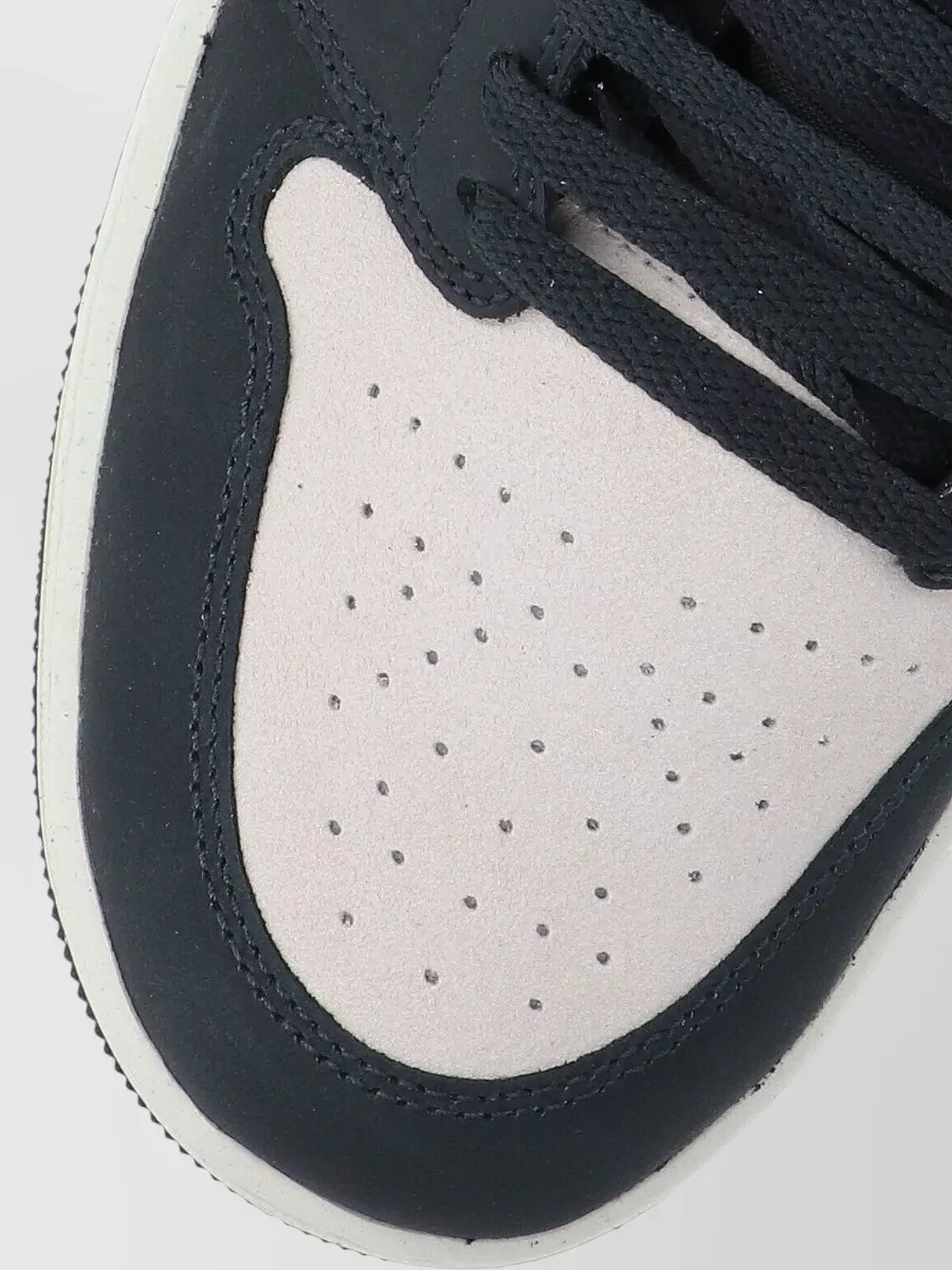 Nike Low Sneakers Contrast Panels Perforated Toe Rubber Sole