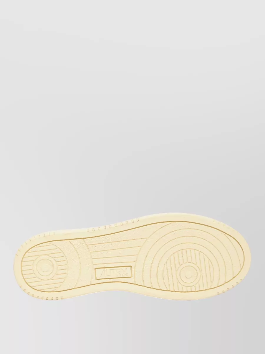 Autry Low-Top Medalist Sneakers And Heel