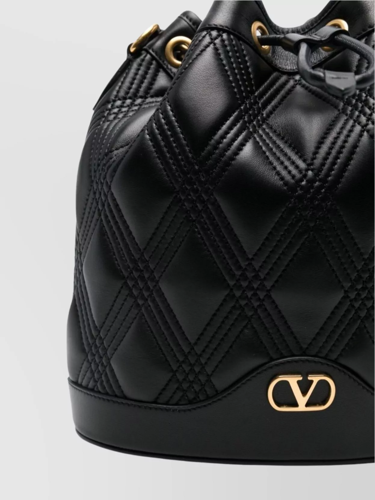 【VALENTINO】QUILTIE BUCKET BAG 27806915_57588212_600.jpg