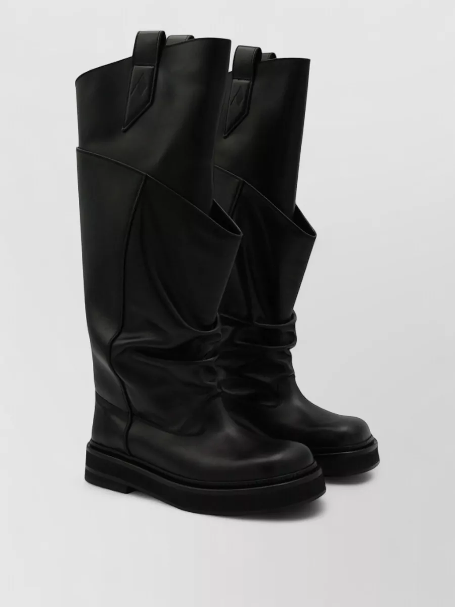 Attico Stylish Flat Ankle Boots With Pull Tabs In Black