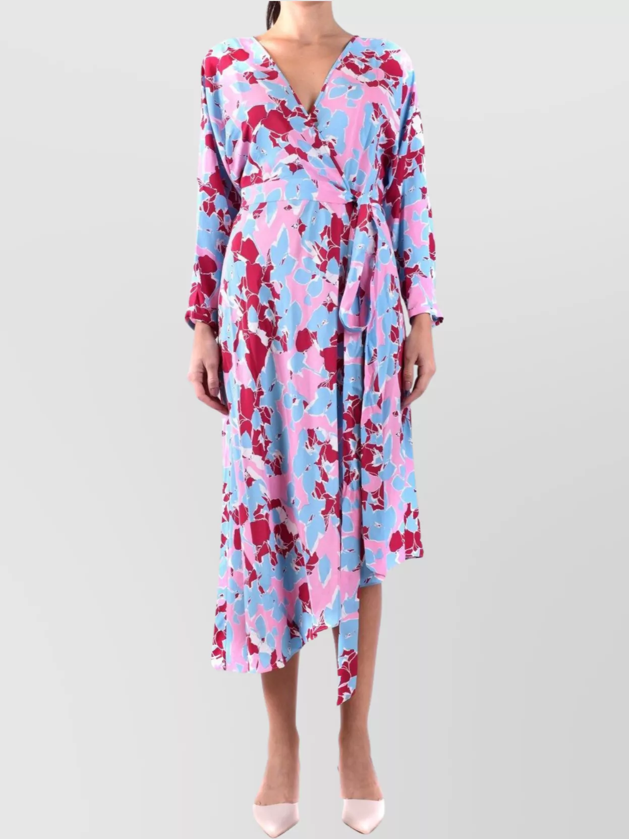 Diane Von Furstenberg V-neckline Long Sleeves Belted Waist Asymmetric Hem Floral Pattern In Pink