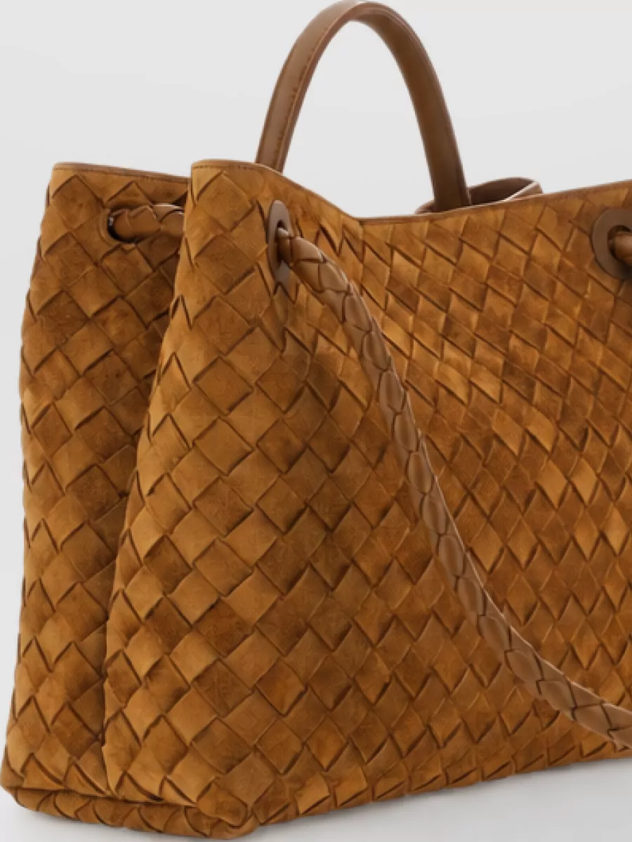 Bottega Veneta Andiamo Medium Leather Tote Bag