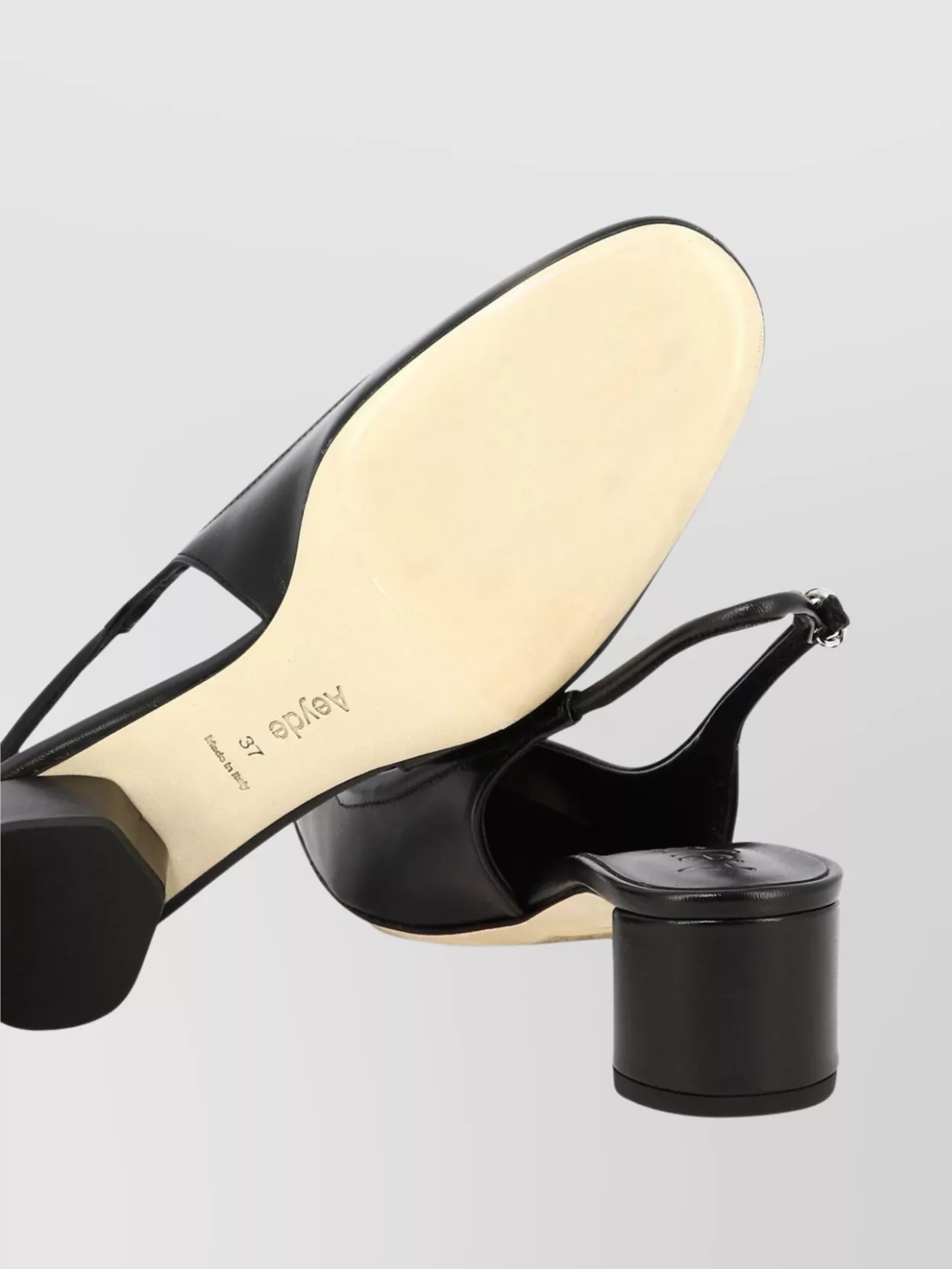 AEYDE HEELED PUMPS WITH ALMOND TOE AND BLOCK HEEL