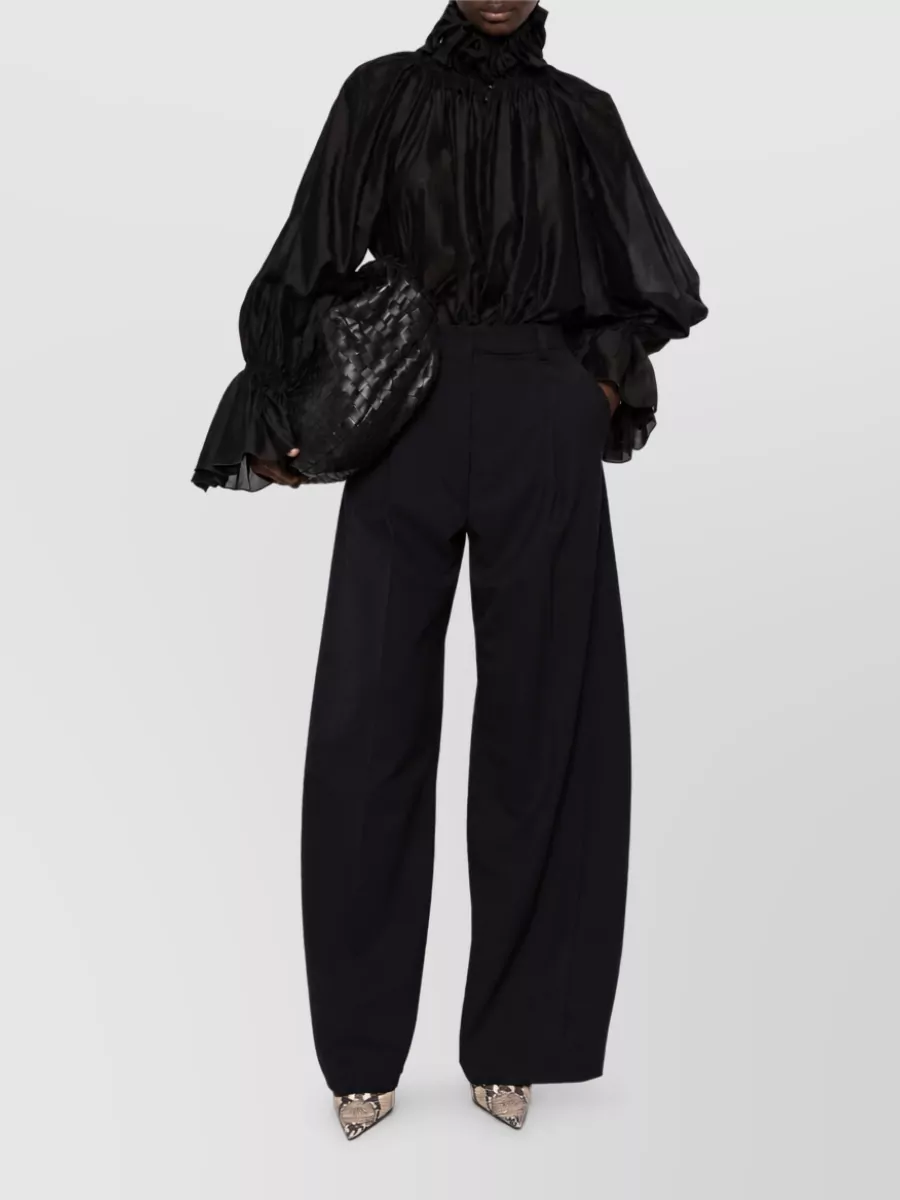 Thelatest wide-leg pleated suit trousers