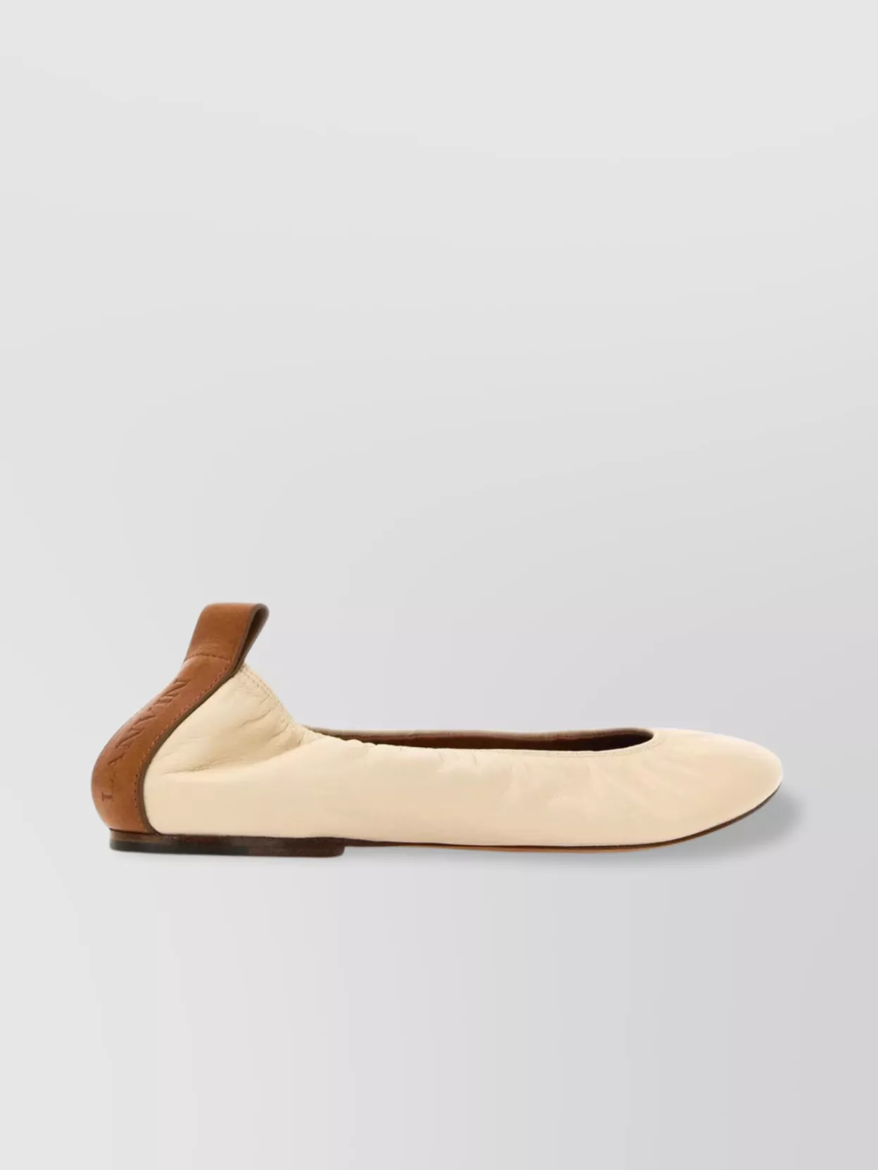 Shop Lanvin Smooth Leather Ballet Flats With Contrasting Pull-tab In Beige
