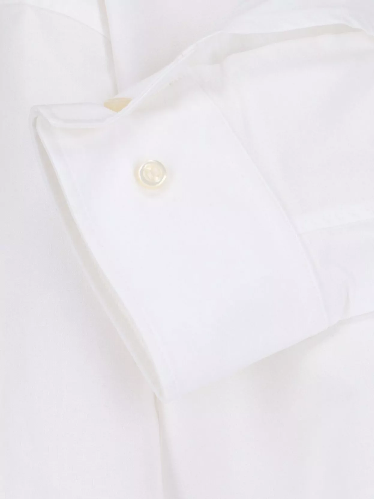 The Andamane Long Sleeve Shirt With Structured Collar And Pocket